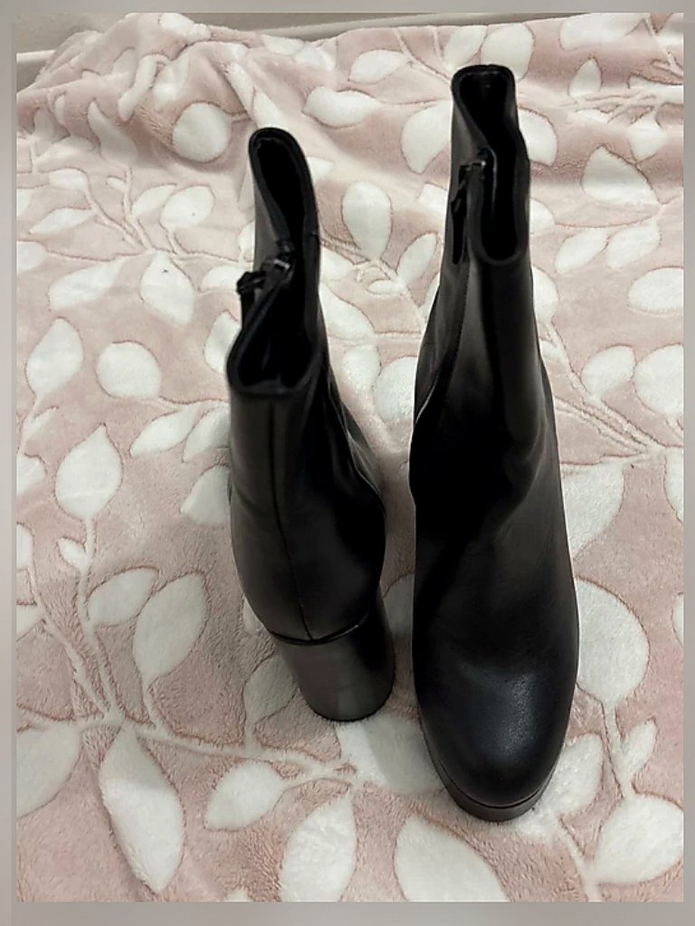 Zara Boot Size 7